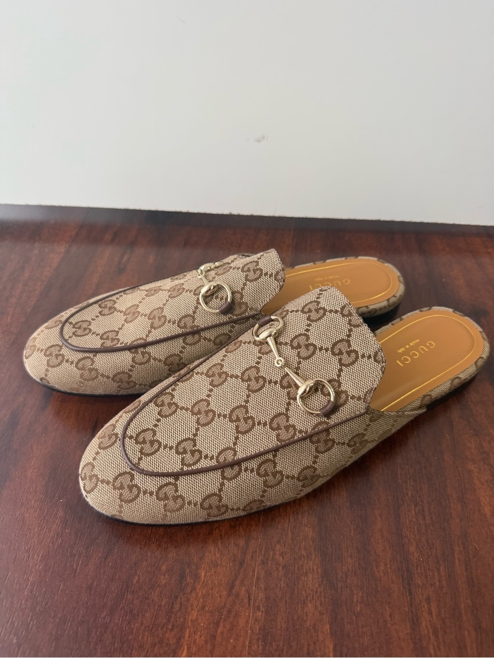 Gucci Women's Princetown slipper
$990 39.5 US 9.5 NEW